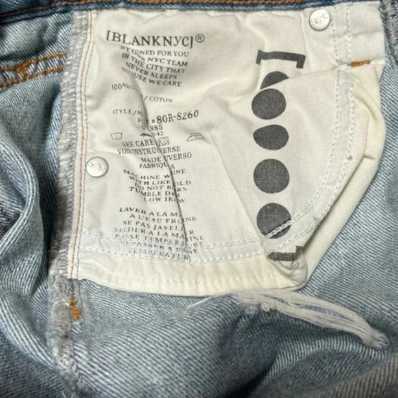 BLANK NYC Women's Distressed Mid Rise Shorts Size 24 - Picture 6 of 6